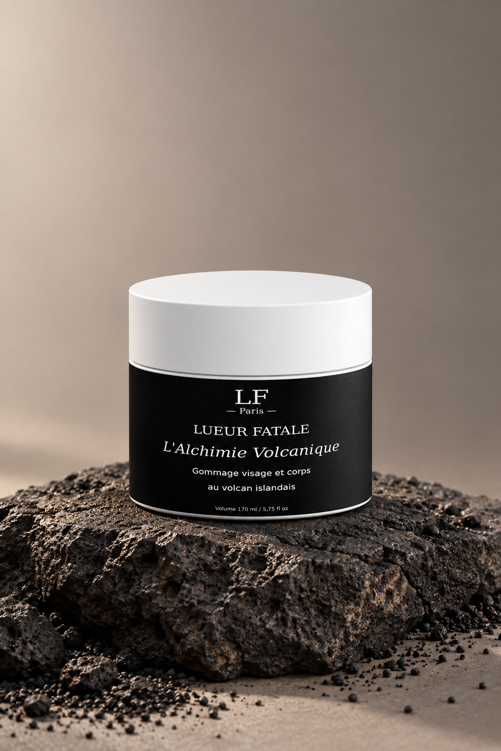 Pot L'Alchimie Volcanique, gommage visage et corps au sable volcanique, 170 ml